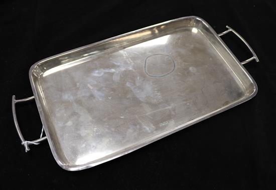 A 1930s silver two handled small rectangular tray, Sheffield, 1934, 20 oz